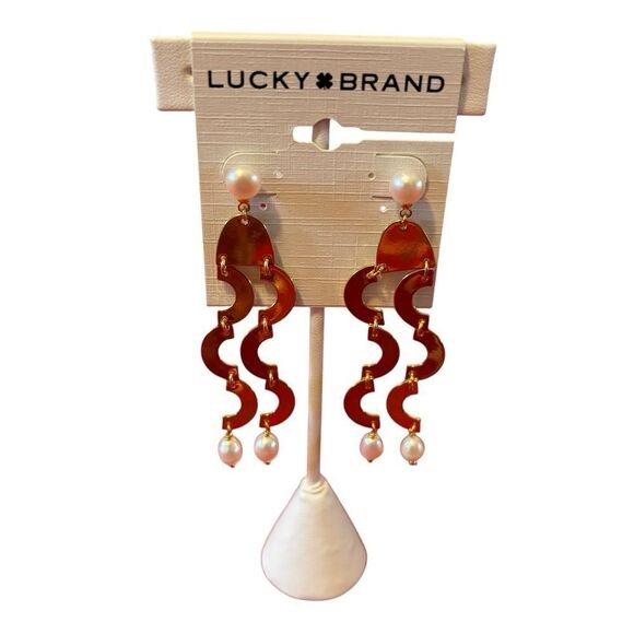 Modern Gold Tone Wave Drop Earrings w/Freshwater Pearls. - Picture 1 of 5